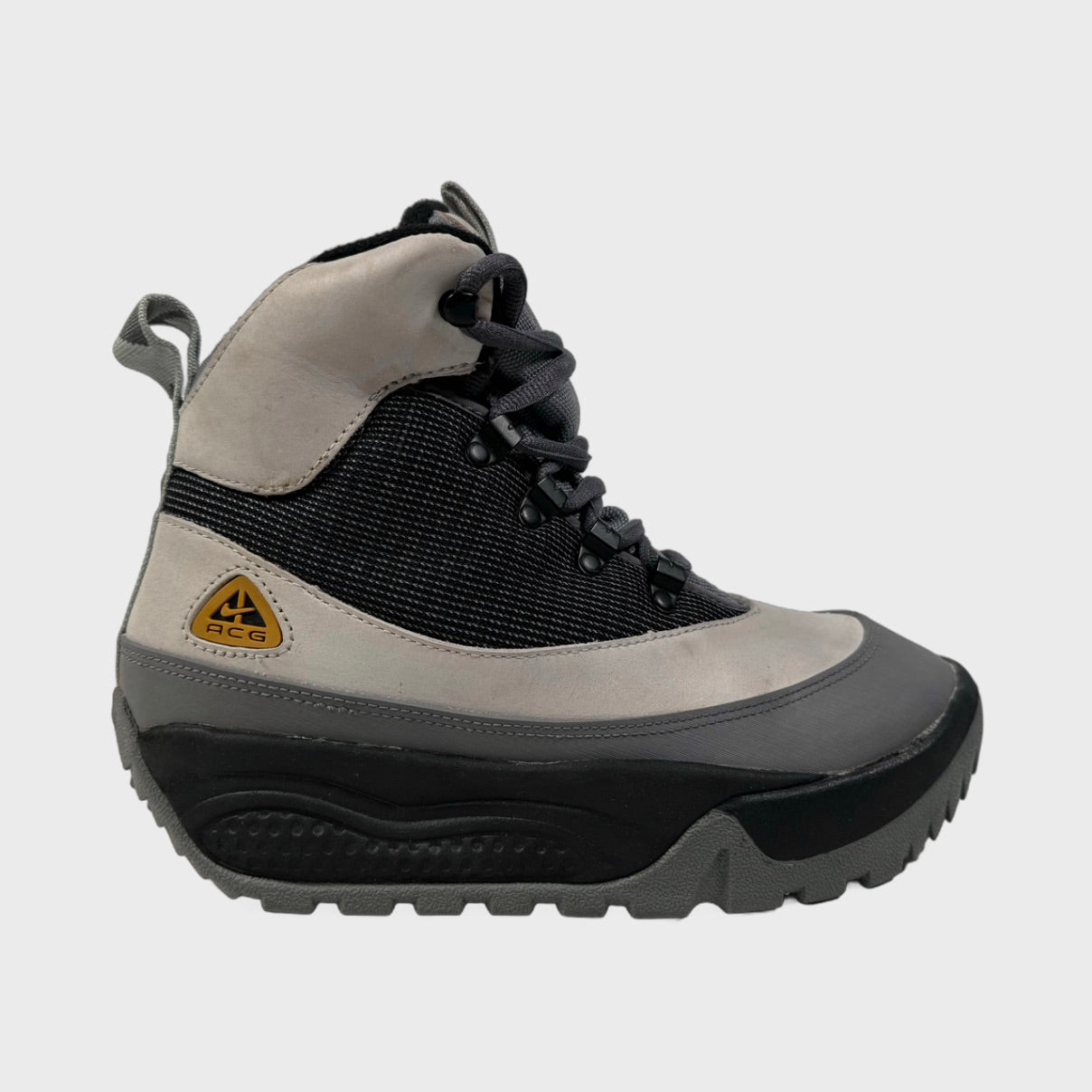 2002 vintage Nike ACG Govy Boots