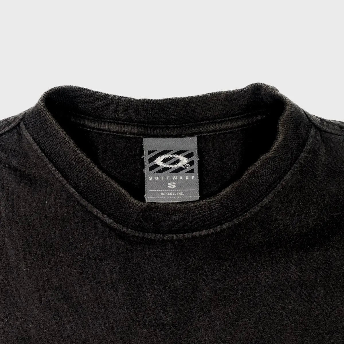 2000's vintage Oakley Software Medusa 3D metalic fire logo T-Shirt