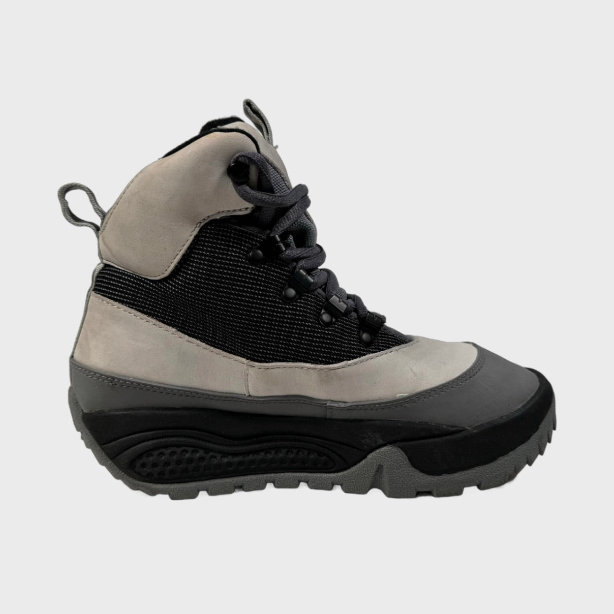 2002 vintage Nike ACG Govy Boots