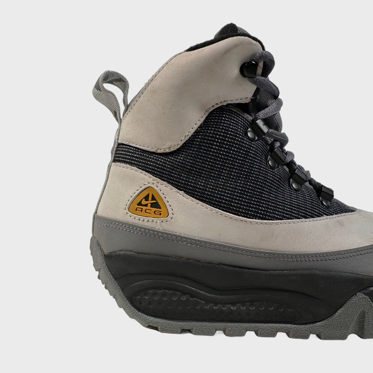 2002 vintage Nike ACG Govy Boots