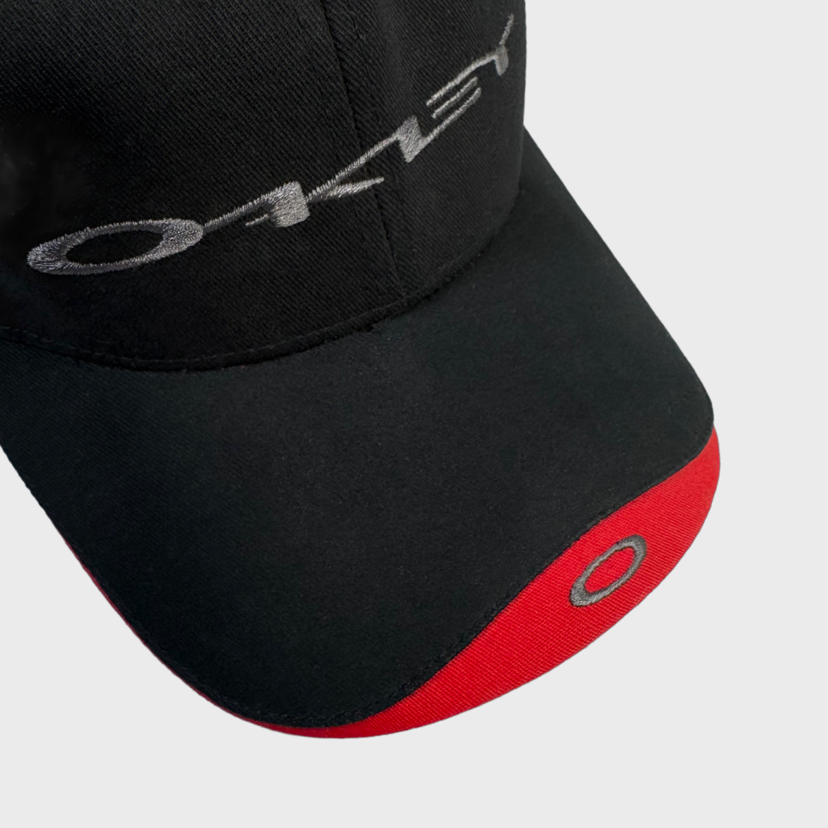 Oakley black & red coton racing cap Leboncoin