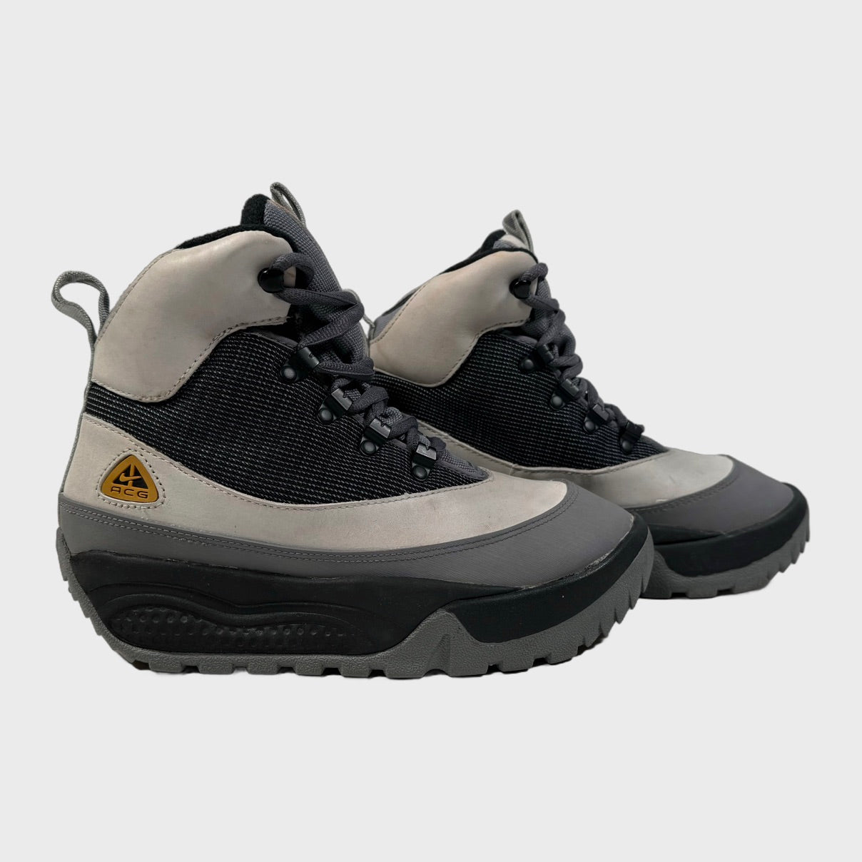 2002 vintage Nike ACG Govy Boots