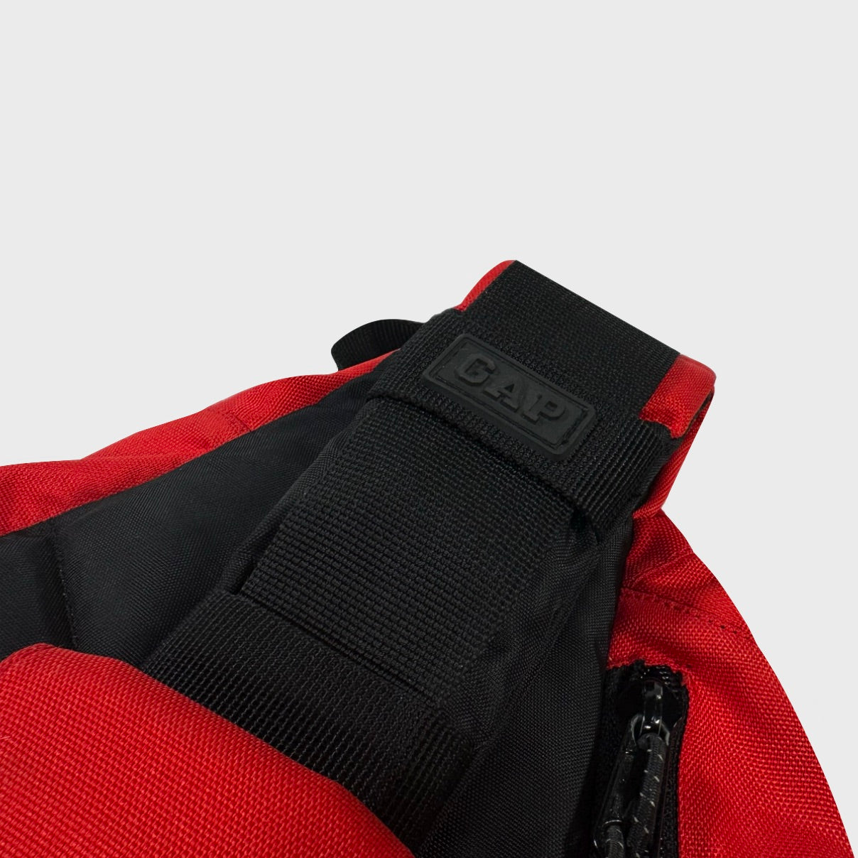 2000's vintage Gap technical red Slingbag